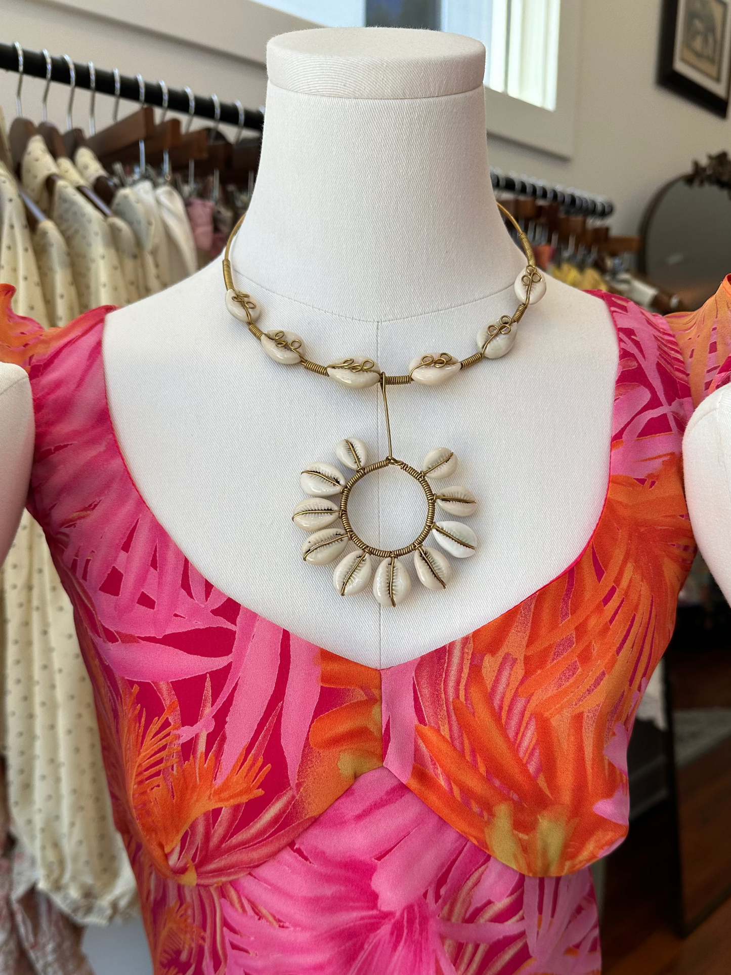 Mid-Century Shell Choker