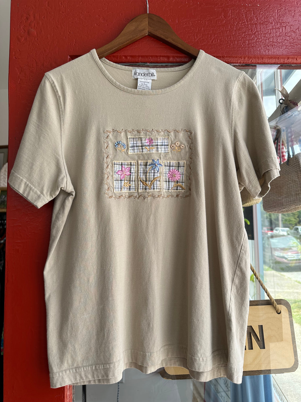 90's Embroidered Tee - LARGE