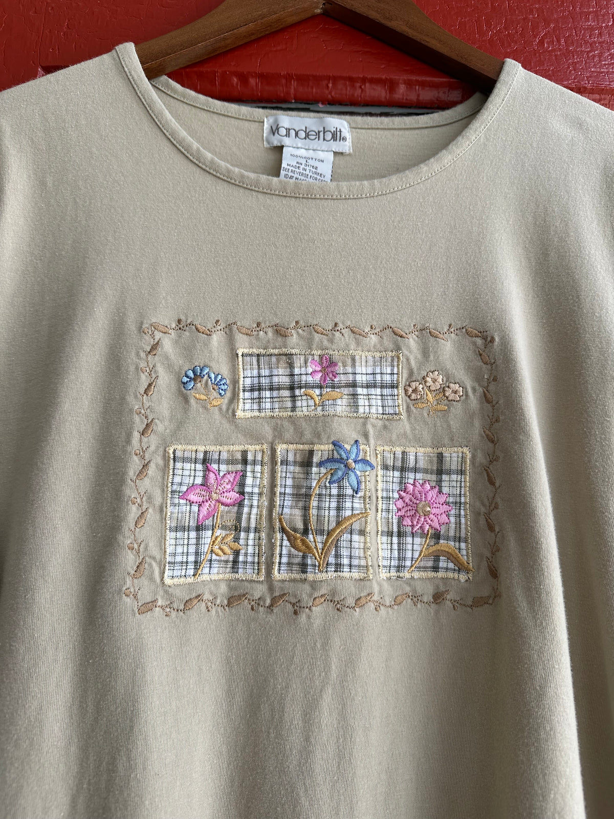 90's Embroidered Tee - LARGE