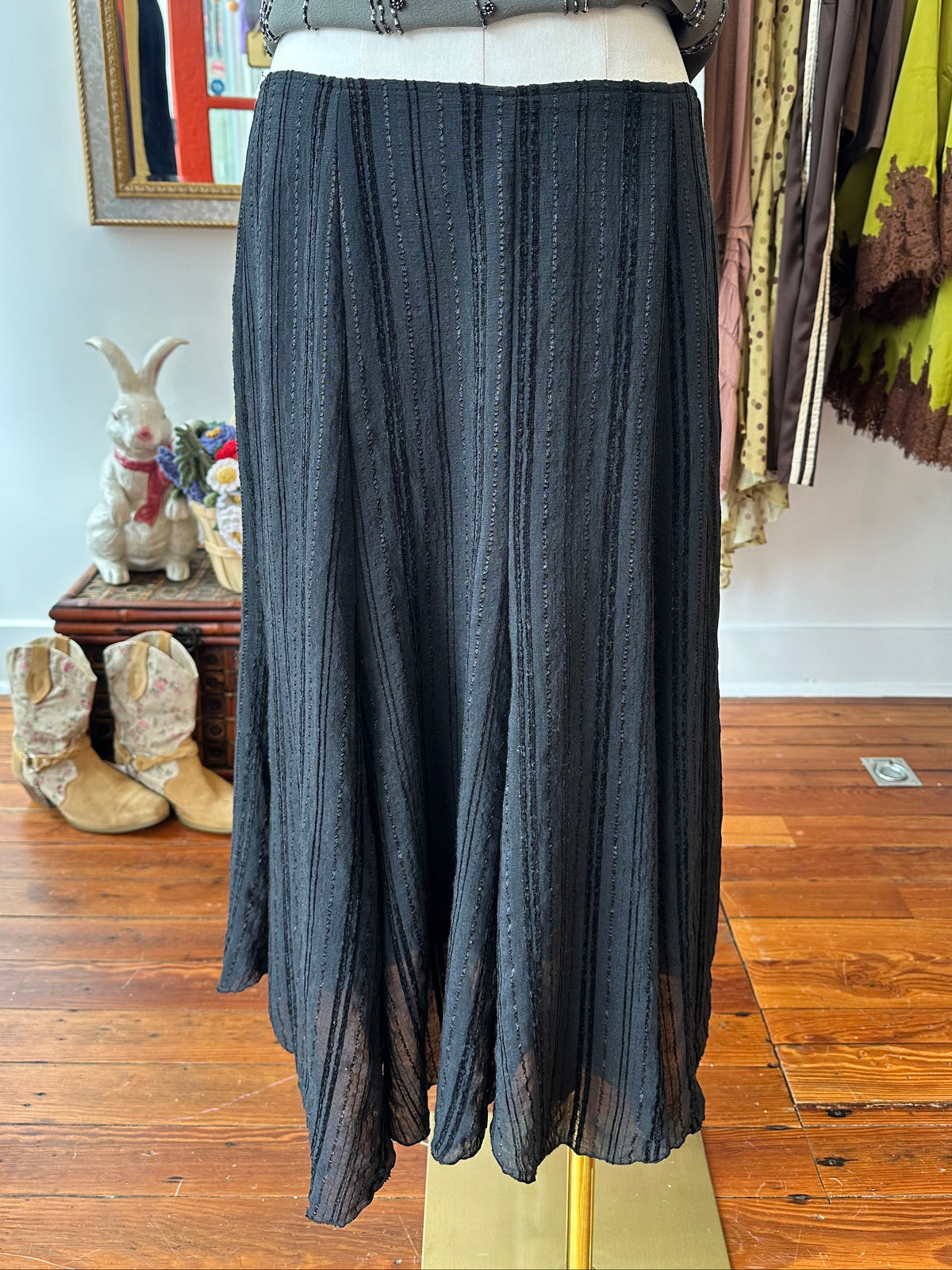 90's/Y2K Textured Black Midi Skirt - 6