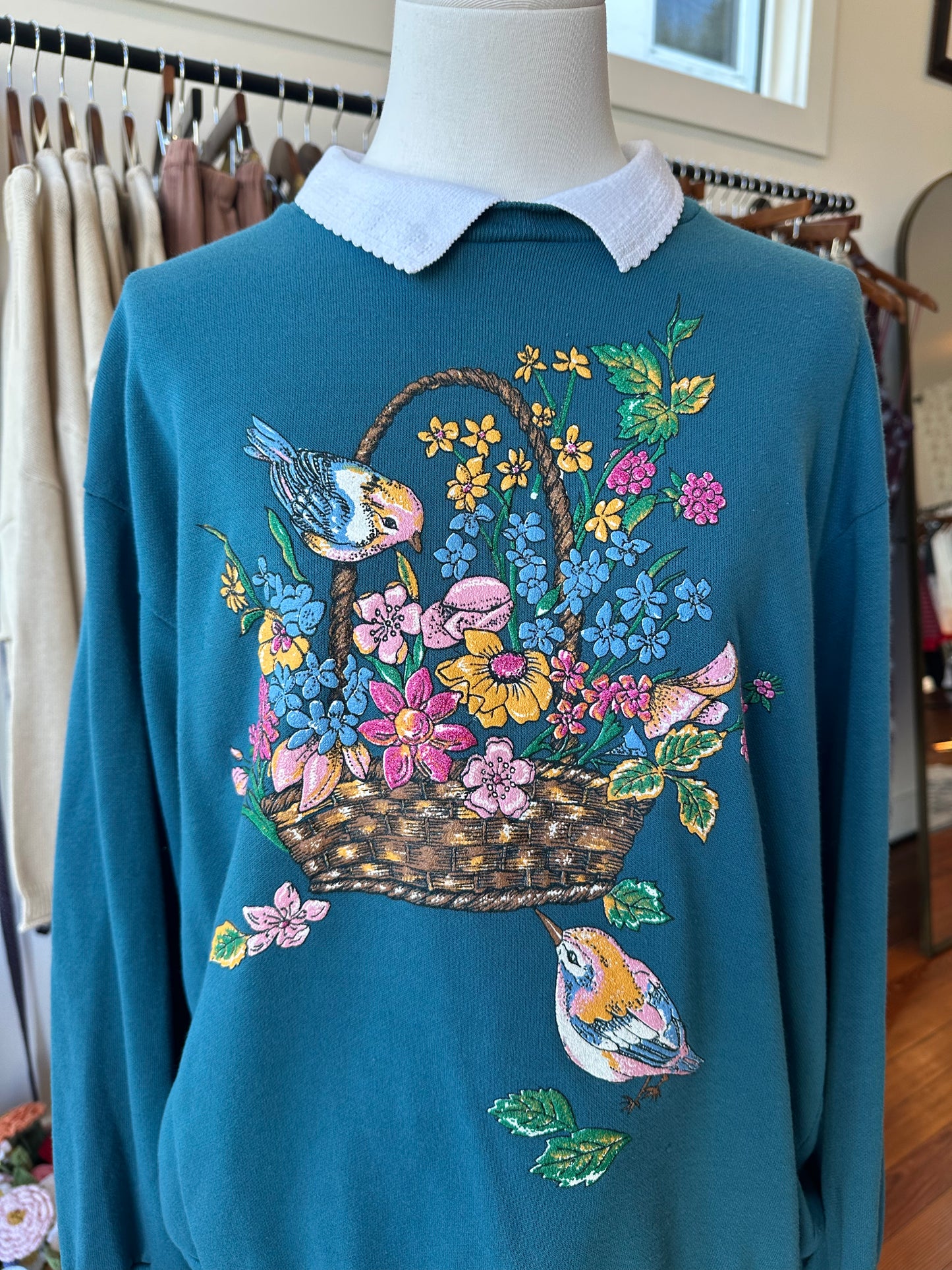90's Collared Bird Sweatshirt - MEDIUM