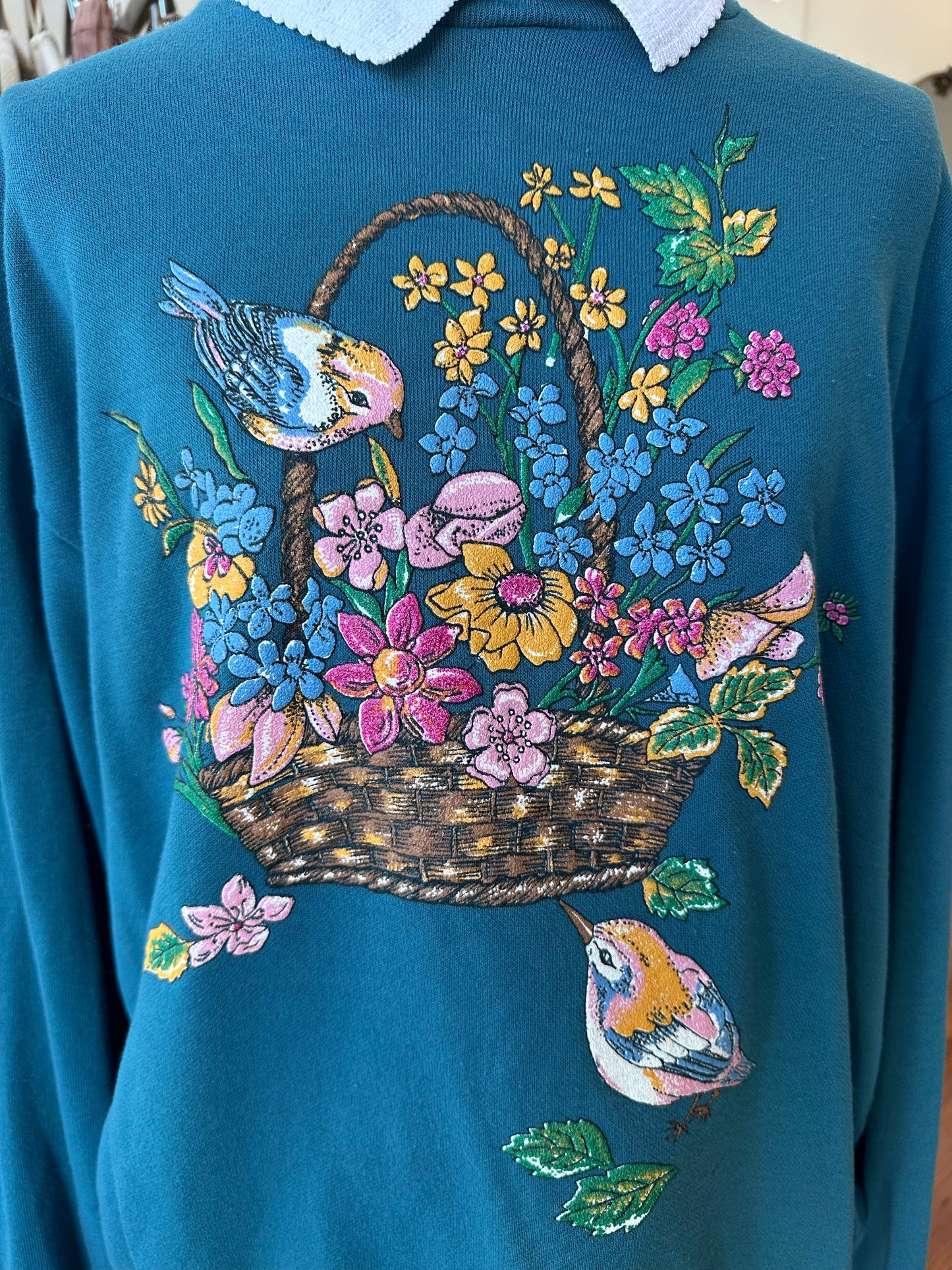 90's Collared Bird Sweatshirt - MEDIUM