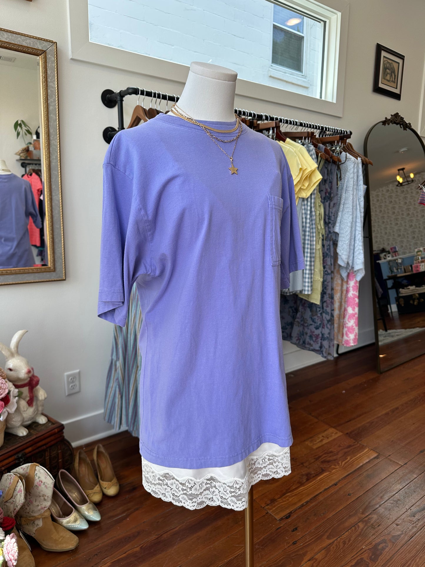 90's Embroidered Tee - MEDIUM