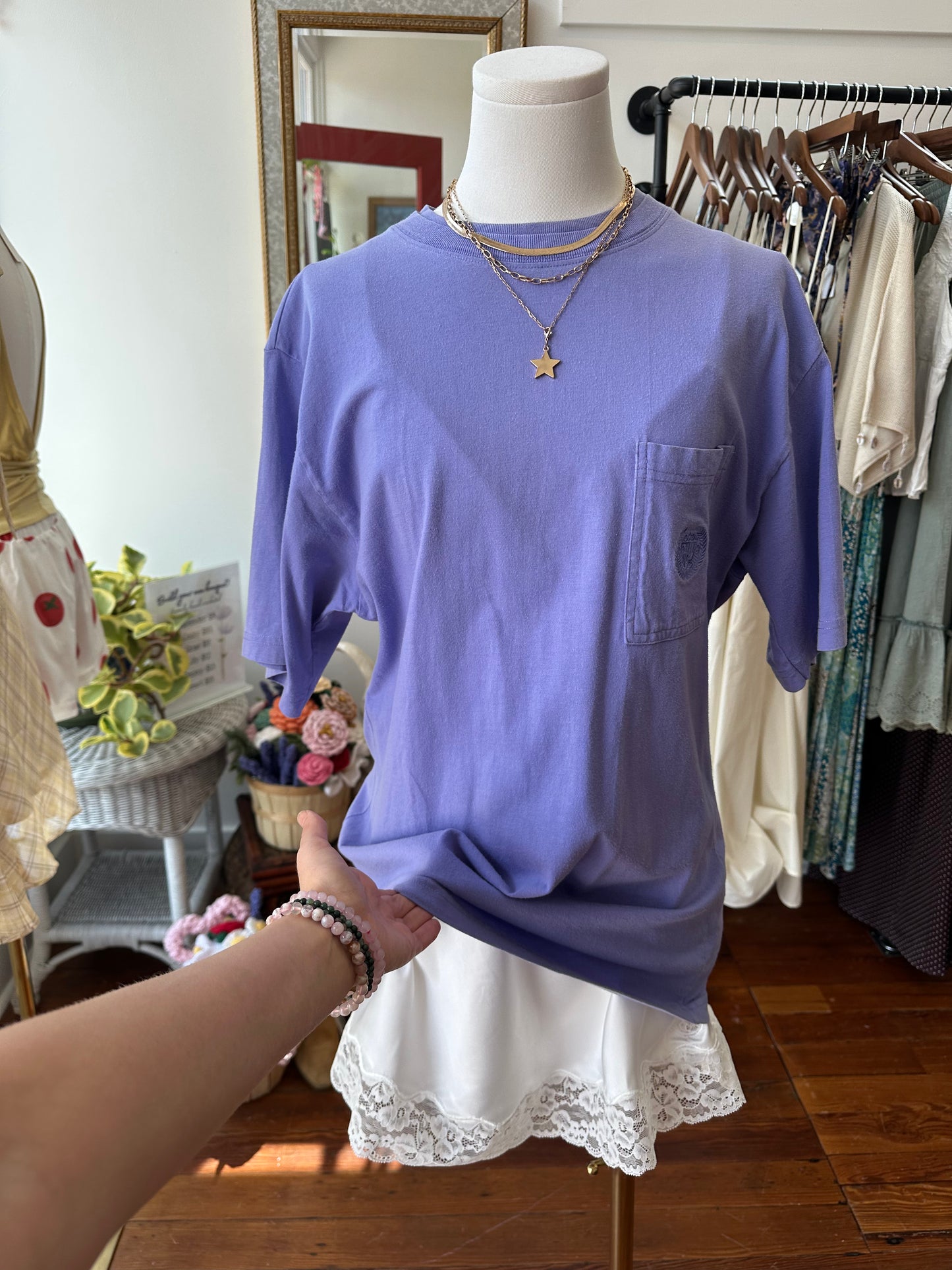 90's Embroidered Tee - MEDIUM