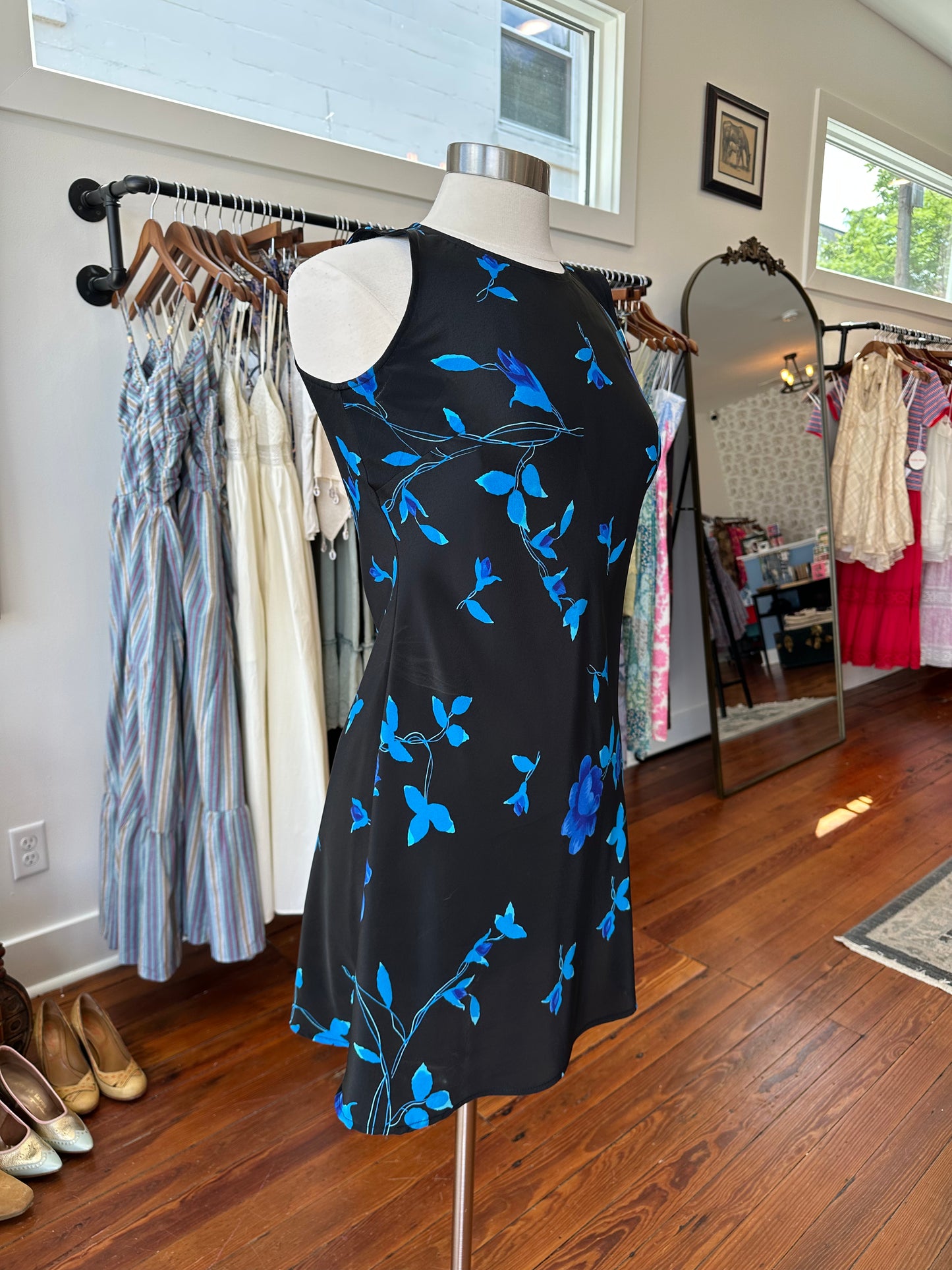 90's Blue & Black Floral Mini - Size 5/6