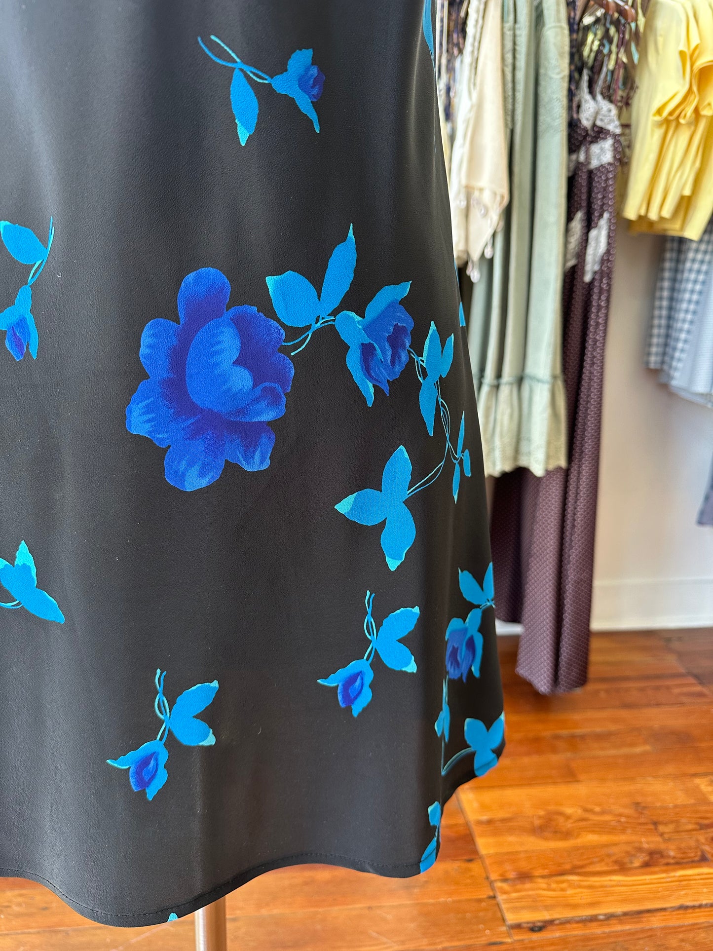 90's Blue & Black Floral Mini - Size 5/6
